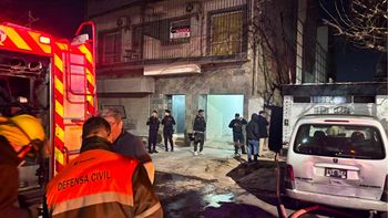 Imágenes fuertes: así se incendiaba una casa en Guaymallén