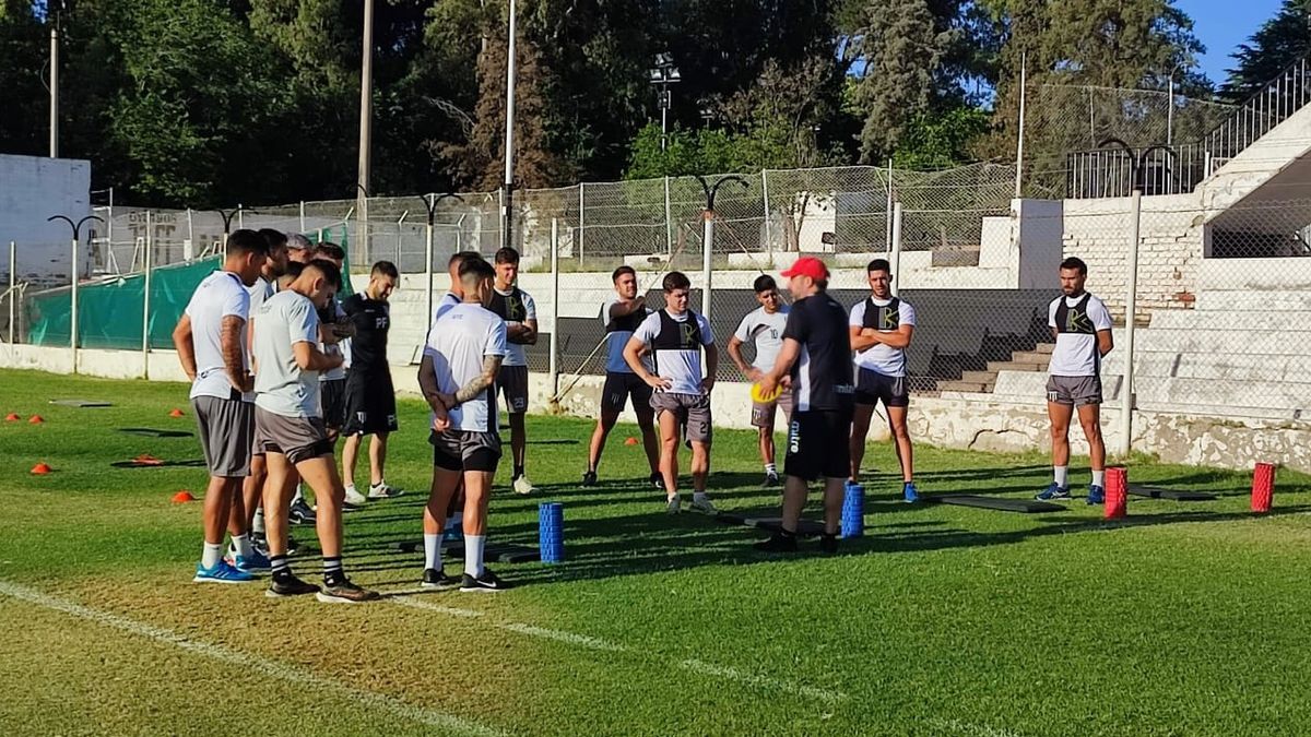 Gimnasia y Esgrima trabajó con mucha intensidad en el estadio Víctor Legrotaglie.