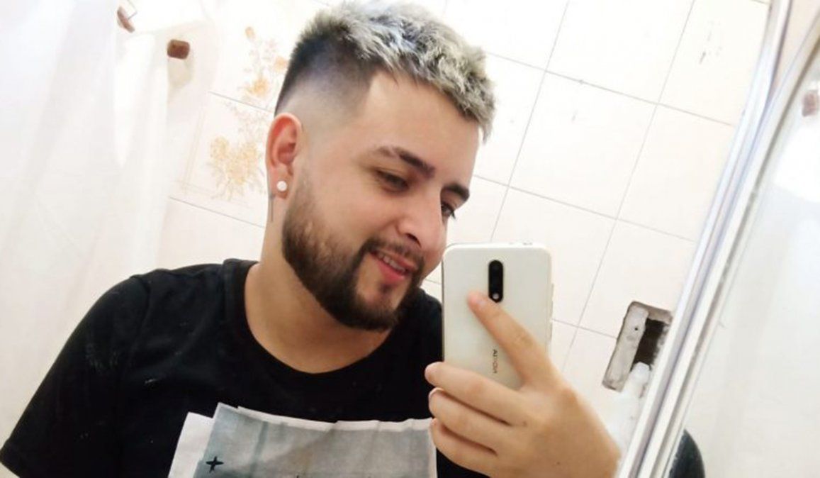 El cuerpo del joven fue encontrado con una herida de arma blanca en el cuello, en el interior de un zanjón, en Florencio Varela