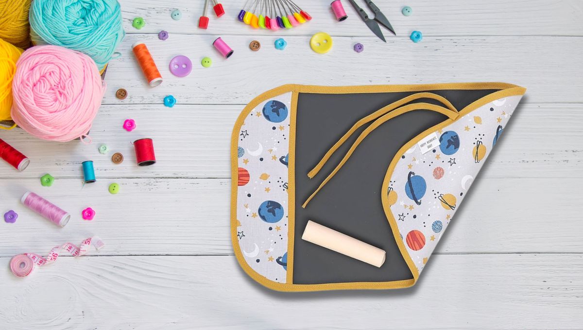 La costura es una actividad de casa buena para la salud, las manos y el bienestar personal. La costura es una actividad de casa buena para la salud, las manos y el bienestar personal.