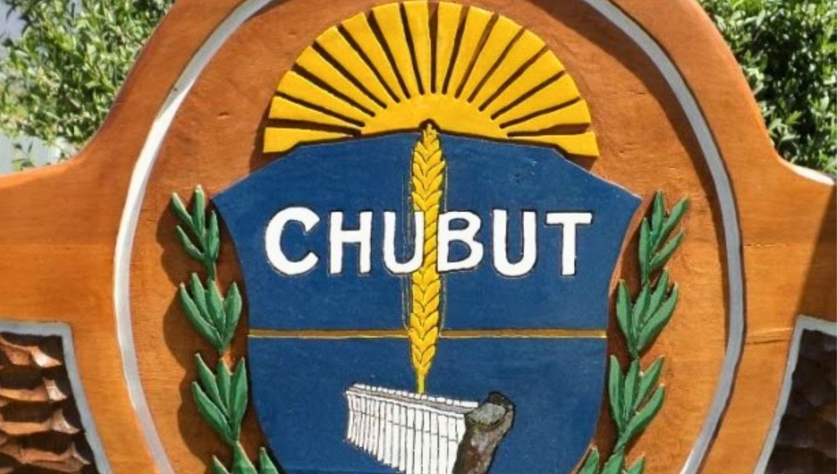 El escudo fue el resultado de un concurso realizado entre el 11 de septiembre y el 27 de octubre de 1964. Foto Haráldica en Argentina El escudo fue el resultado de un concurso realizado entre el 11 de septiembre y el 27 de octubre de 1964. Foto Haráldica en Argentina