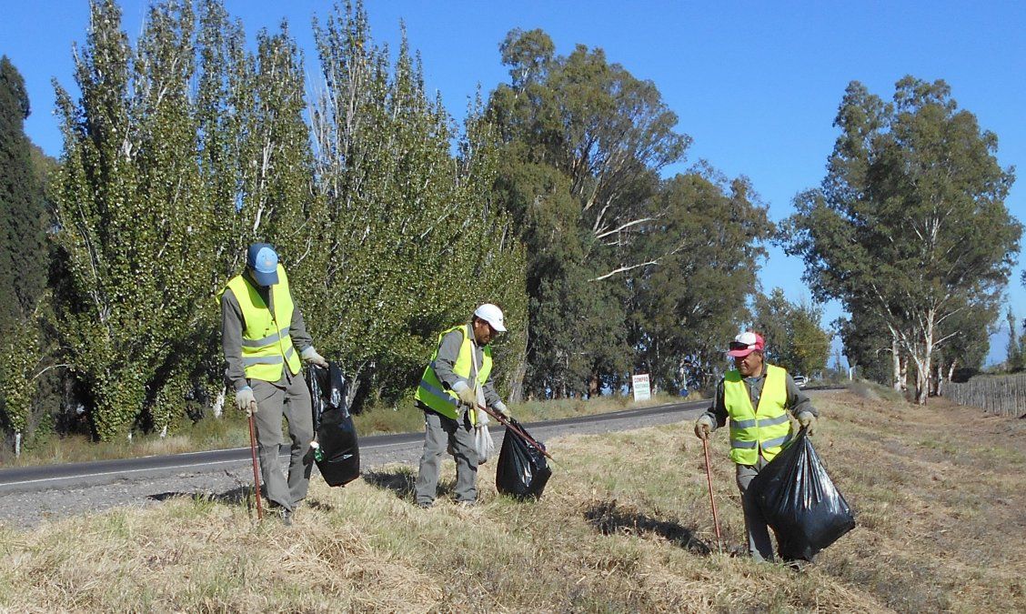 Operativos de limpieza  y reparaciones en los accesos a Lavalle