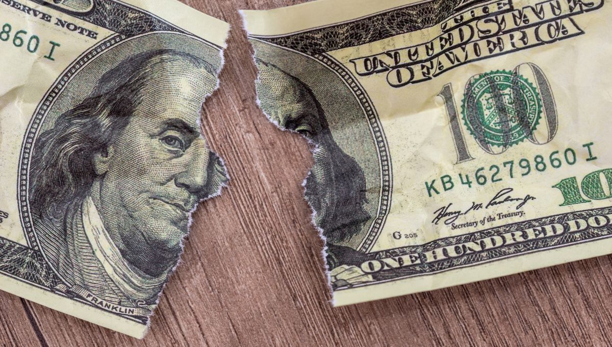 La forma de recuperar dólares si tienes billetes rotos, mutilados o en mal estado&nbsp;