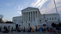 Corte Suprema de Estados Unidos debate la prohibición del uso de redes sociales