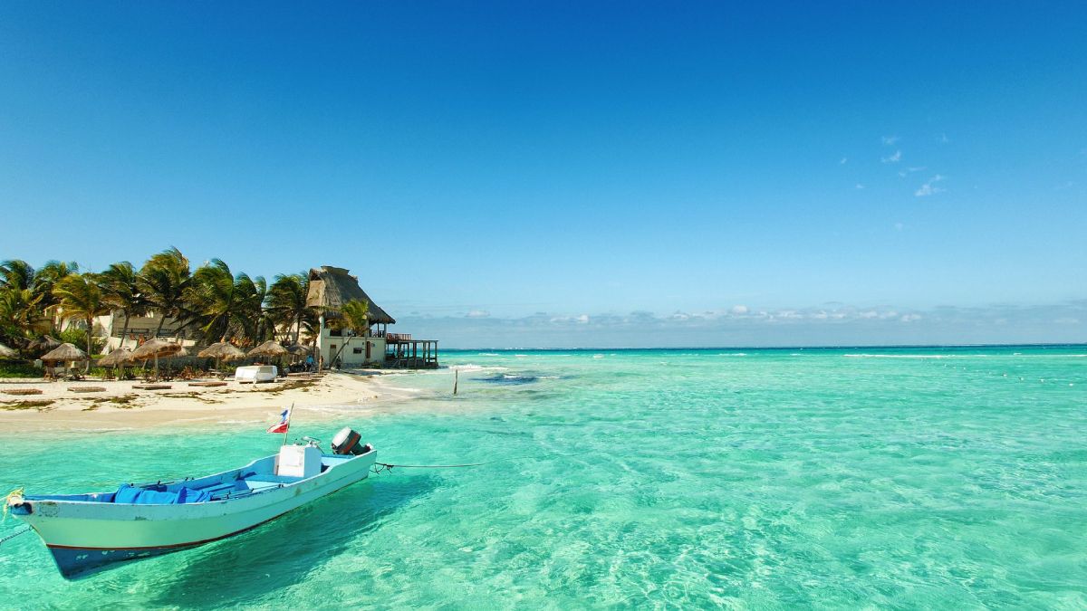 Isla de México con playas hermosas y aguas turquesas.