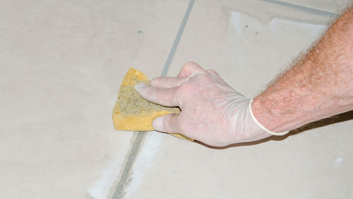 Prueba este efectivo truco casero de limpieza y deja impecable las juntas de los cerámicos o baldosas de tu casa. Prueba este efectivo truco casero de limpieza y deja impecable las juntas de los cerámicos o baldosas de tu casa.