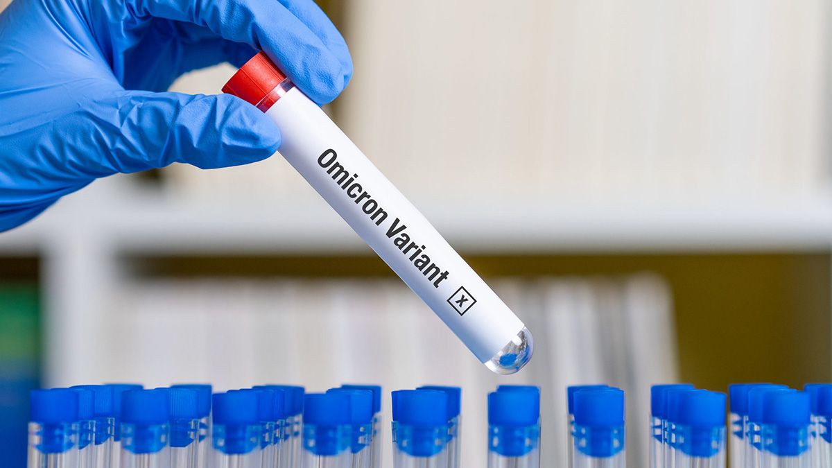 La variante Ómicron presenta un síntoma diferente a las demás cepas de coronavirus.