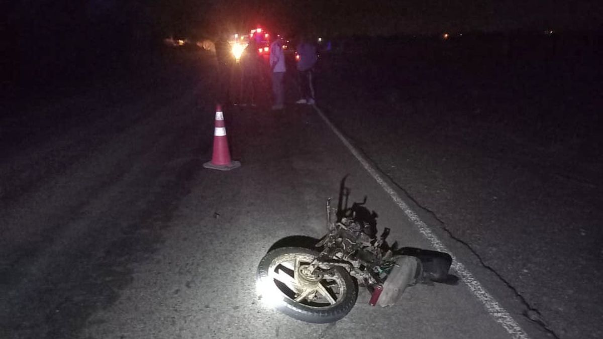 El accidente ocurrió en la noche del miércoles en la ruta 142, en Lavalle, donde un motociclista murió. El accidente ocurrió en la noche del miércoles en la ruta 142, en Lavalle, donde un motociclista murió.