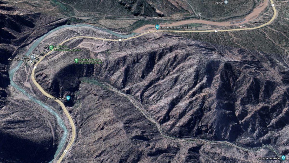 Esta es la zona donde se produjo el accidente que derivó en un herido grave, en la zona de la Quebrada del 60, en la Cascada del Ángel, a la altura del kilómetro 1104 de la Ruta 7. Esta es la zona donde se produjo el accidente que derivó en un herido grave, en la zona de la Quebrada del 60, en la Cascada del Ángel, a la altura del kilómetro 1104 de la Ruta 7.