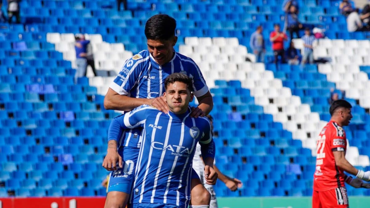 Hernán López Muñoz y Salomón Rodríguez serán titulares en el Tomba. Hernán López Muñoz y Salomón Rodríguez serán titulares en el Tomba.