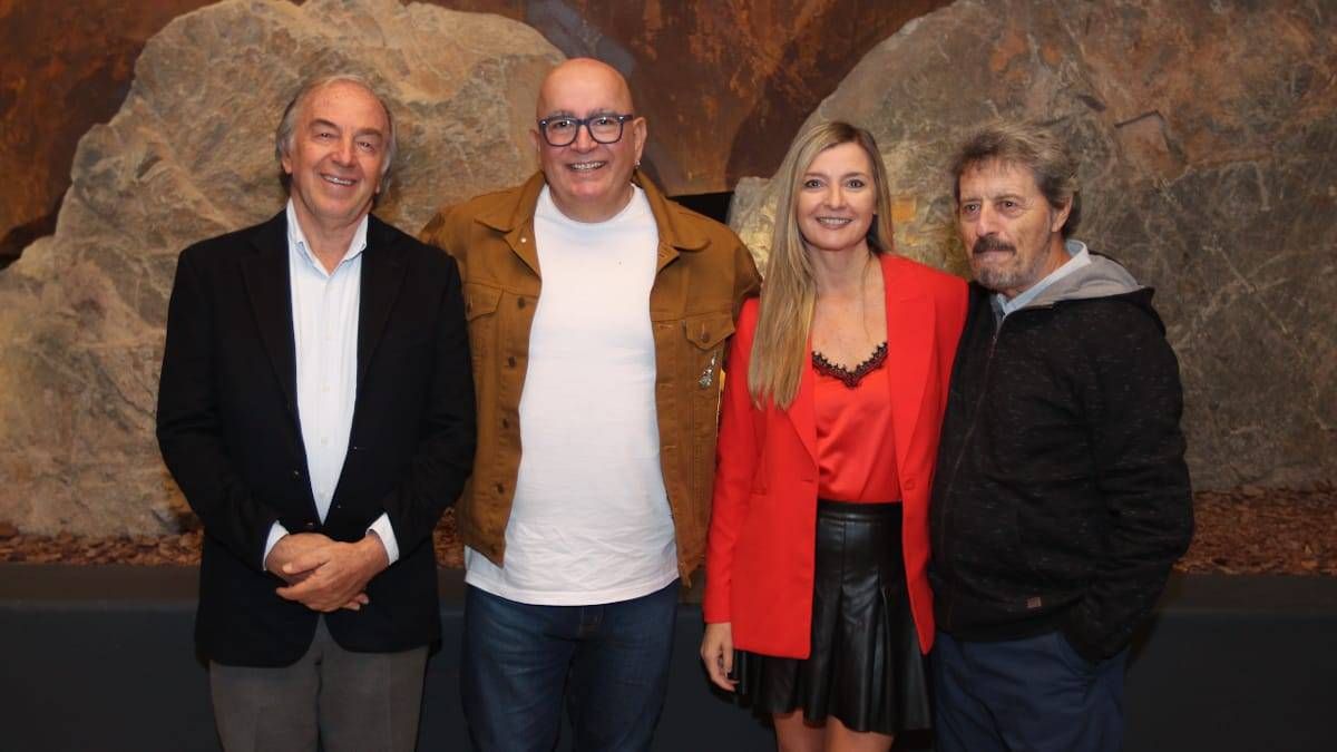 Roberto Zaldivar, Ricardo Montacuto, Paola Piquer y Andrés Gabrielli. Roberto Zaldivar, Ricardo Montacuto, Paola Piquer y Andrés Gabrielli.