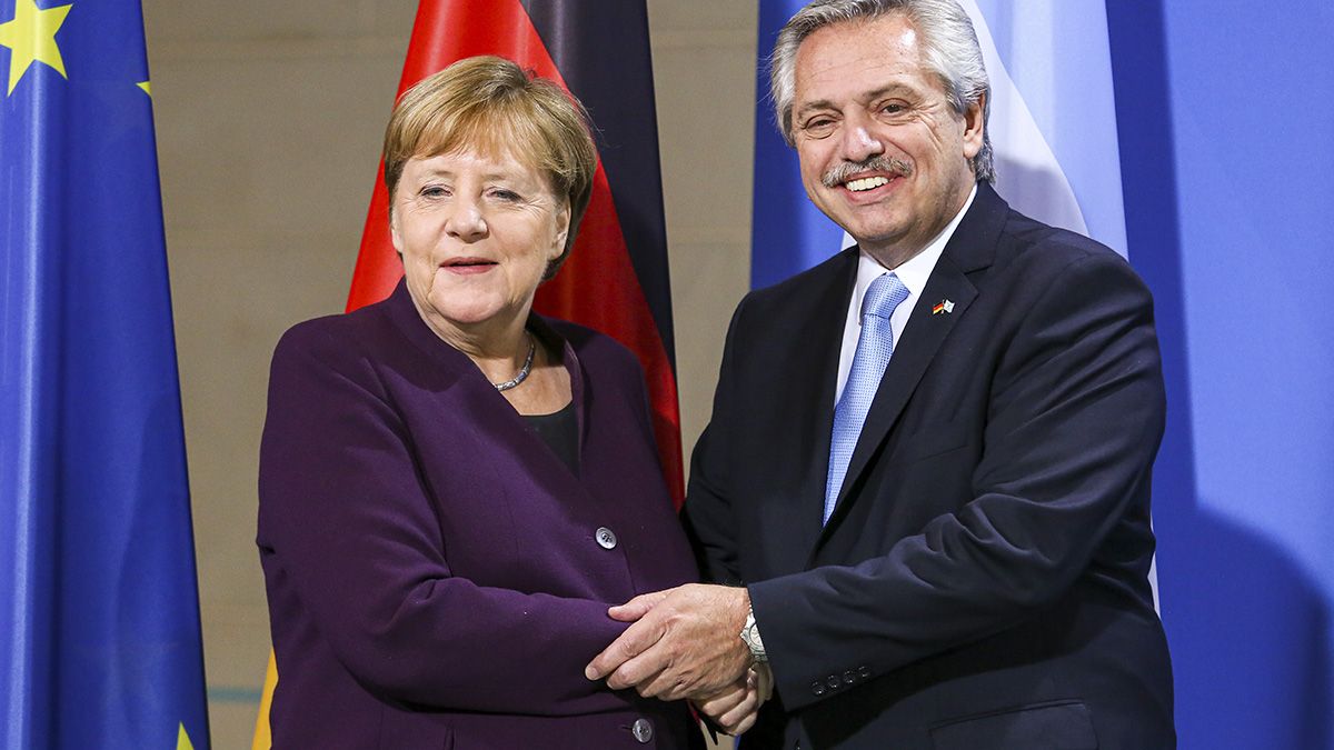 Angela Merkel junto a Alberto Fernández.