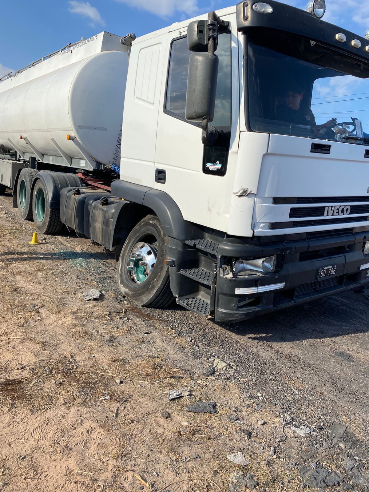 El camión que atropelló al ciclista en Lavalle. El camión que atropelló al ciclista en Lavalle.