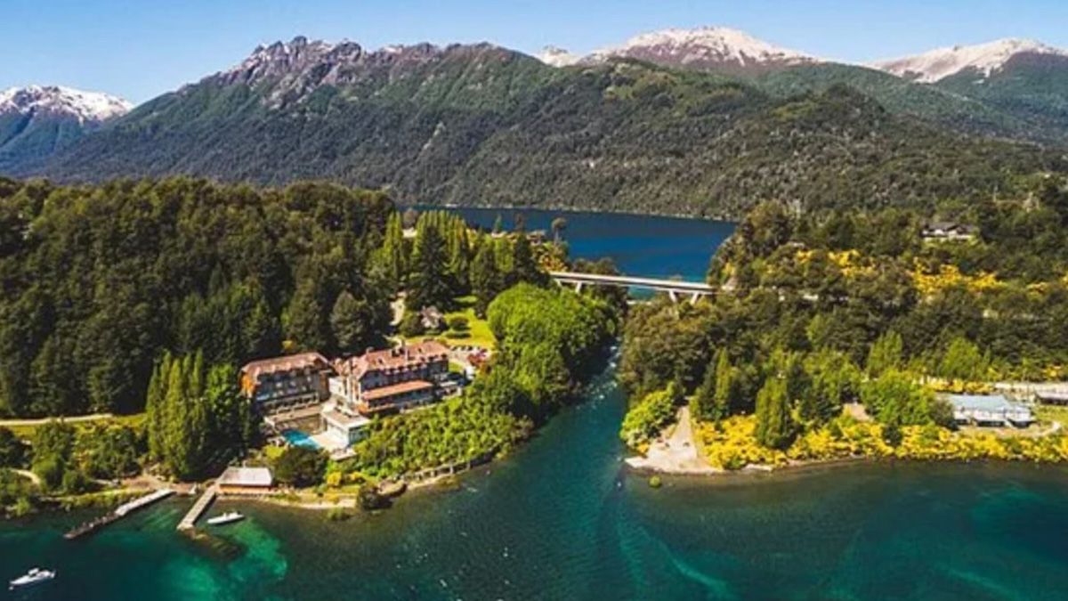 Está en la Patagonia: mide 200 metros y es el río más corto de la Argentina, y el más hermoso