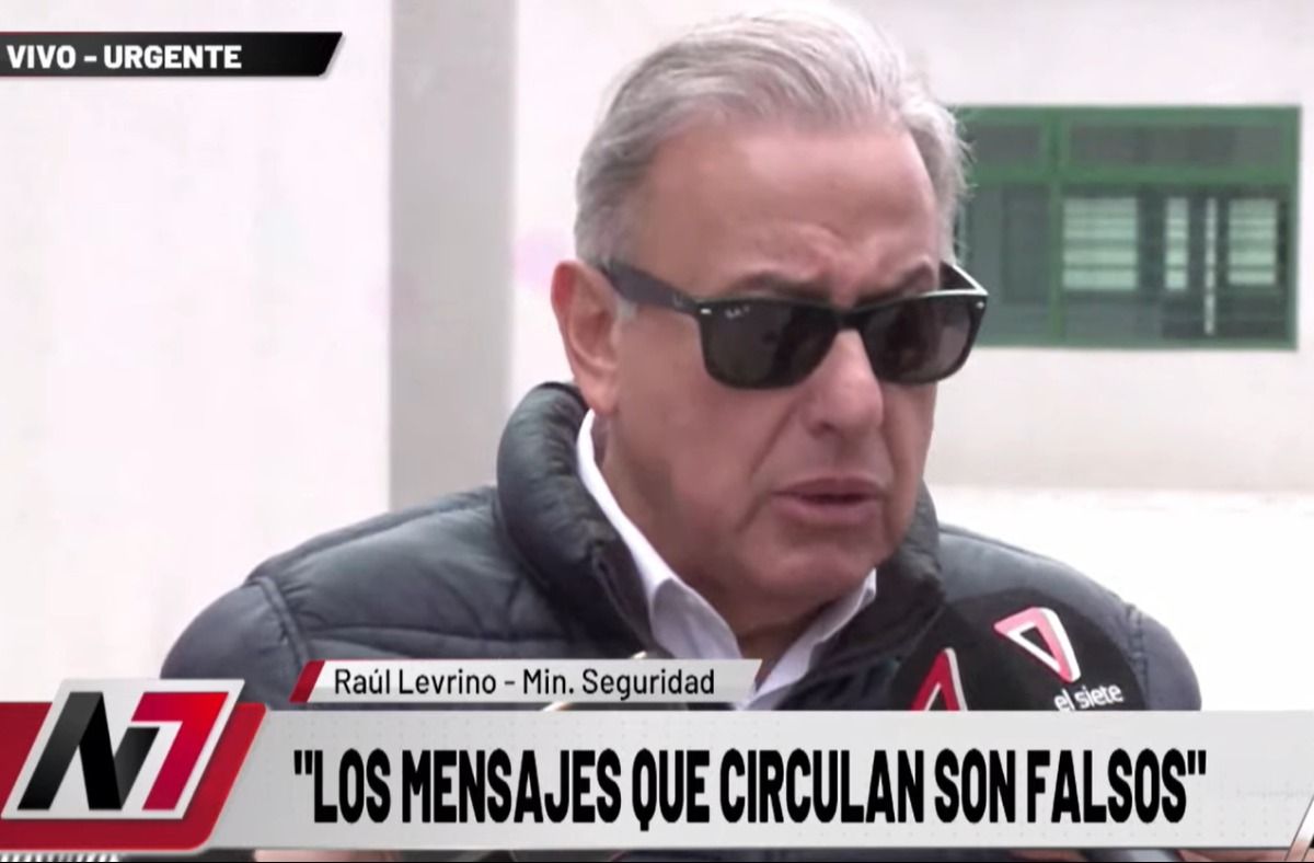 El ministro de Seguridad, Raúl Levrino, aseguró que durante la mañana de este martes no hubo ni saqueos ni ataques a colectivos, y pidió no darle entidad a la gran cantidad de falsos mensajes que circulan por las redes sociales.