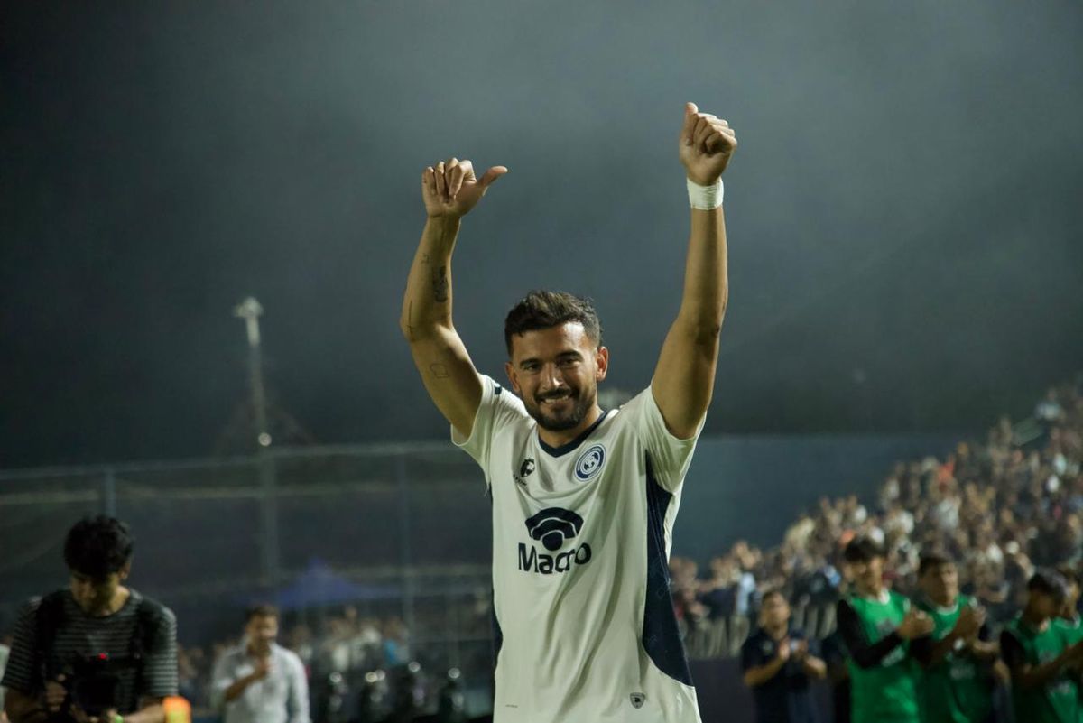 Victorio Ramis, bicampeón con Independiente Rivadavia: 
