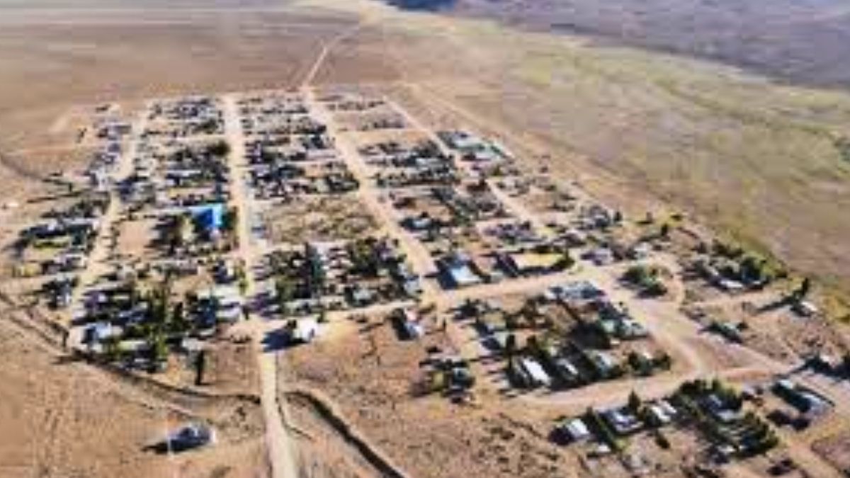 La vista aérea del pueblo casi fantasmagórico.