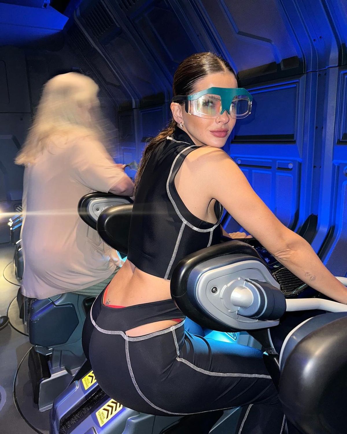Desde Disney, la China Suárez es la reina del hilo dental a la vista en clave culotte ultra XS.