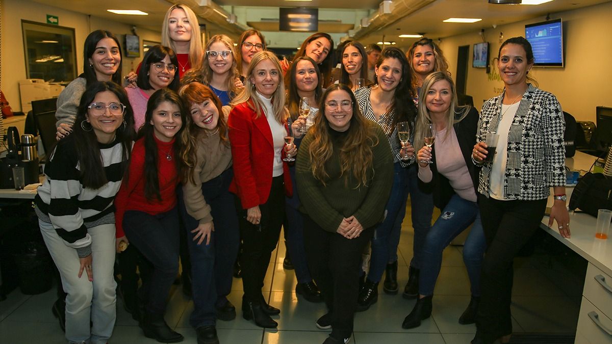 Todas las chicas de la redacción multimedia del diario.