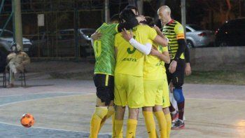 El último campeón arrancó con el pie derecho