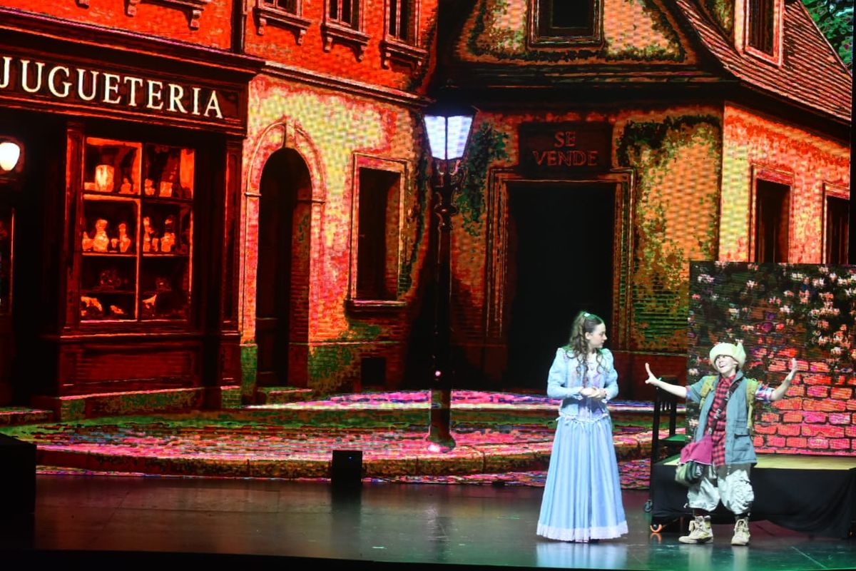 La obra musical habla sobre el trabajo infantil en una historia llena de amor y canciones. La obra musical habla sobre el trabajo infantil en una historia llena de amor y canciones.