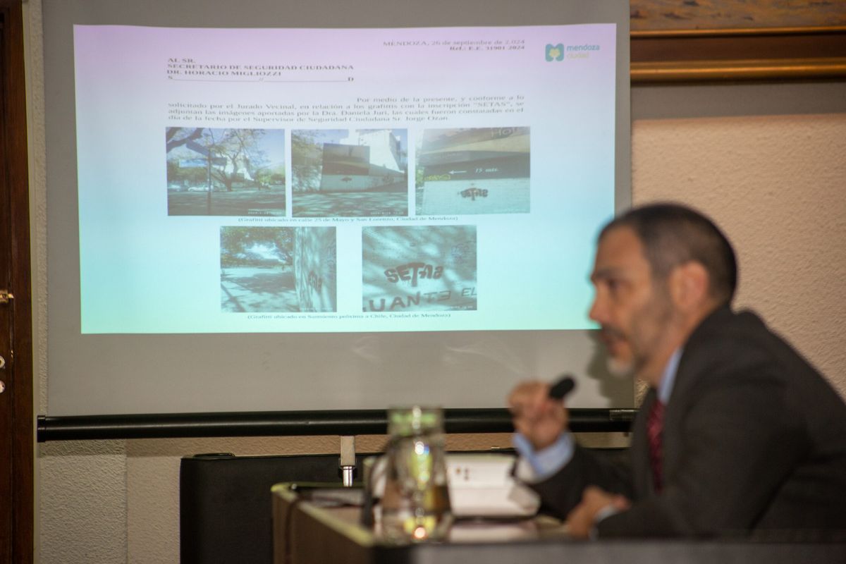 El abogado del municipio de Ciudad, Lucas Boulin, explicó por qué fueron condenados los jóvenes por pintar grafitis. El abogado del municipio de Ciudad, Lucas Boulin, explicó por qué fueron condenados los jóvenes por pintar grafitis.