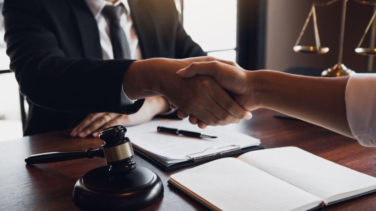 Abogados dan el salto y comienzan a apliar Inteligencia Artificial (IA) en sus tareas cotidianas. Abogados dan el salto y comienzan a apliar Inteligencia Artificial (IA) en sus tareas cotidianas.