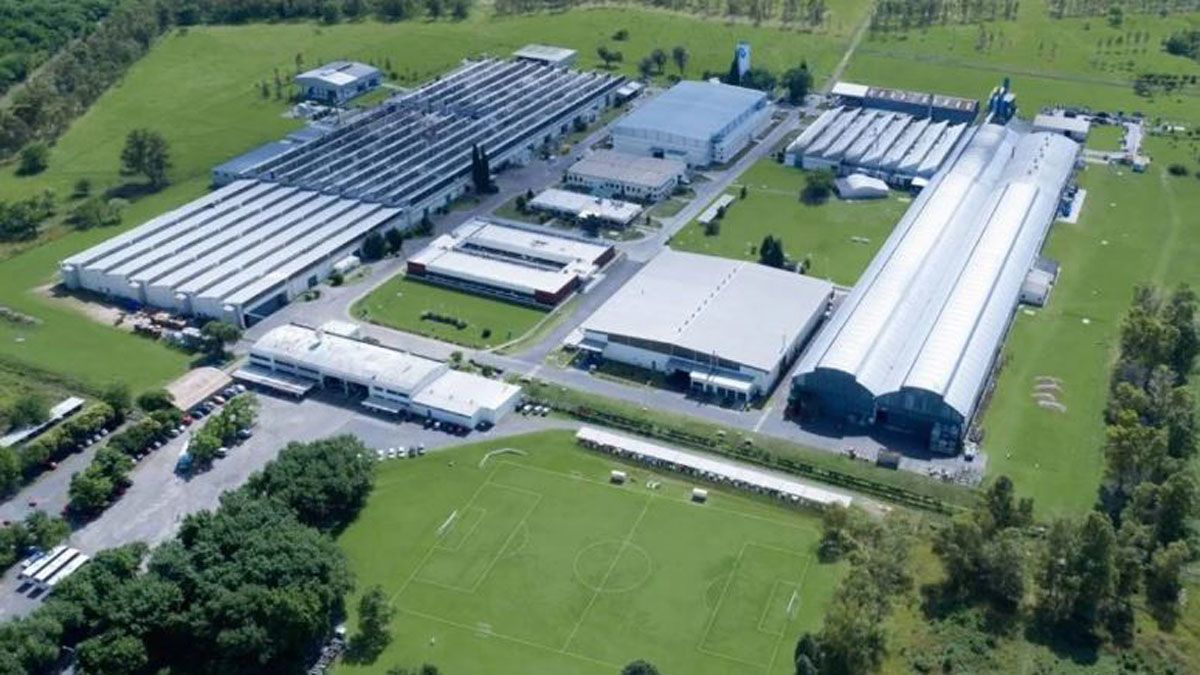 La fábrica de Pilar de FV en la que fueron suspendidos 600 empleados.