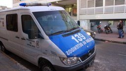 Intentó atacar a su ex durante un acto escolar de su hijo