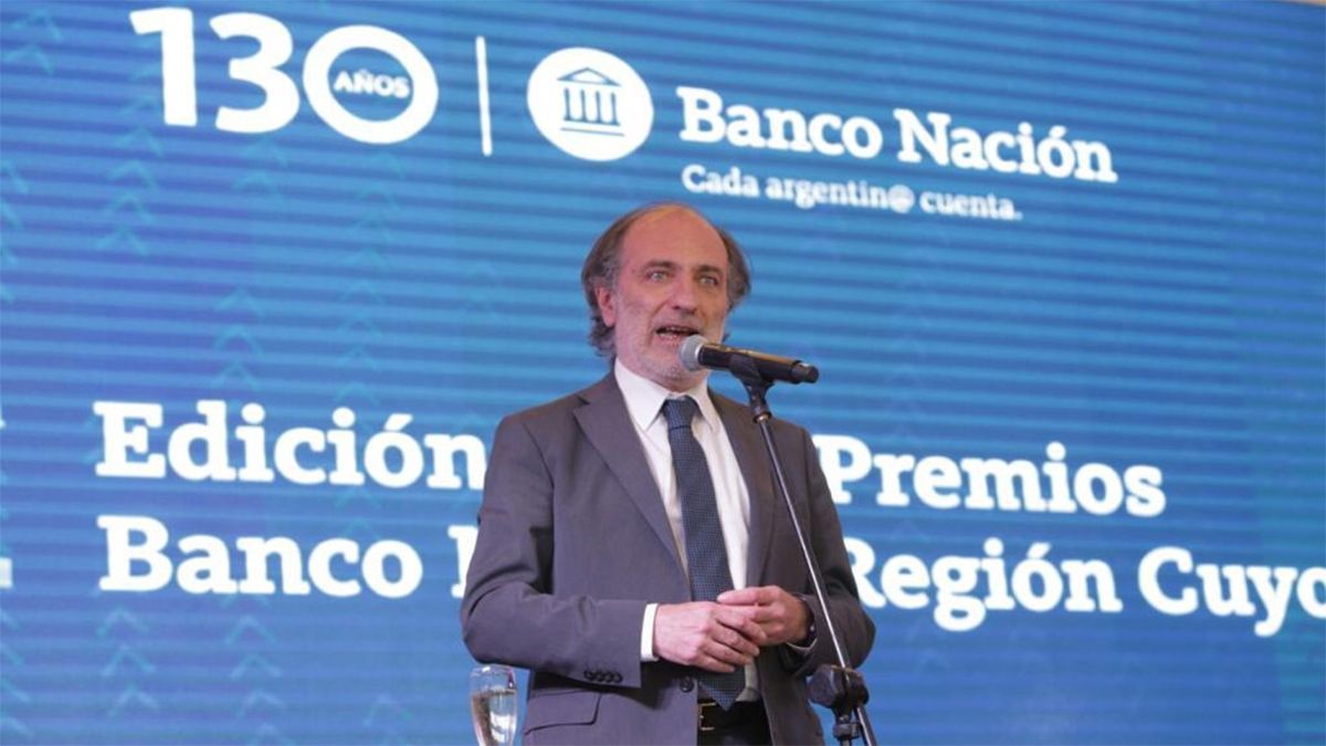 Eduardo Hecker, presidente del BNA, durante el reconocimiento a empresas de Mendoza.