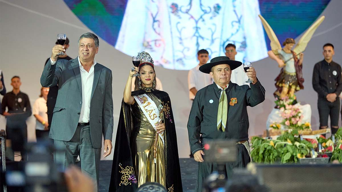 Para Daniel Orozco fue su última Vendimia como intendente de Las Heras. Aquí brinda antes de que comience la fiesta en El Plumerillo.