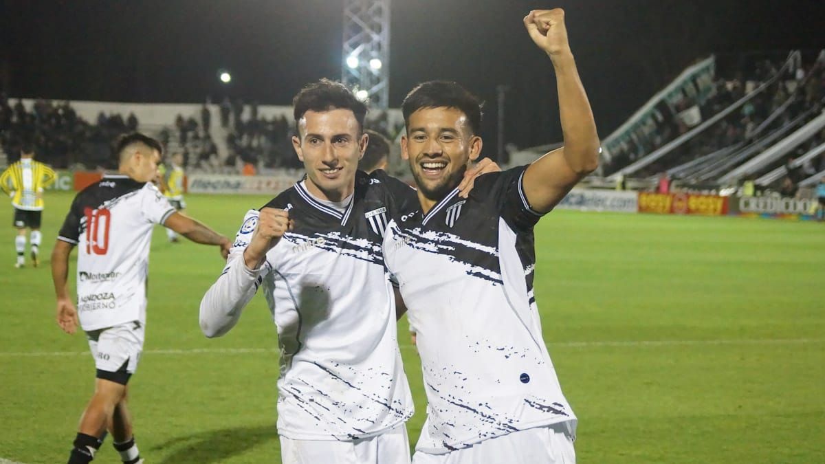 Santiago López y Agustín Herrera fueron las figuras del Lobo ante La Fragata. Santiago López y Agustín Herrera fueron las figuras del Lobo ante La Fragata.