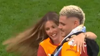 La emoción de Mauro Icardi en la cancha acompañado por la China Suárez