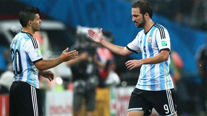 ¡Durísimo! Disparó fuerte contra Bauza y limpió al Pipita y al Kun