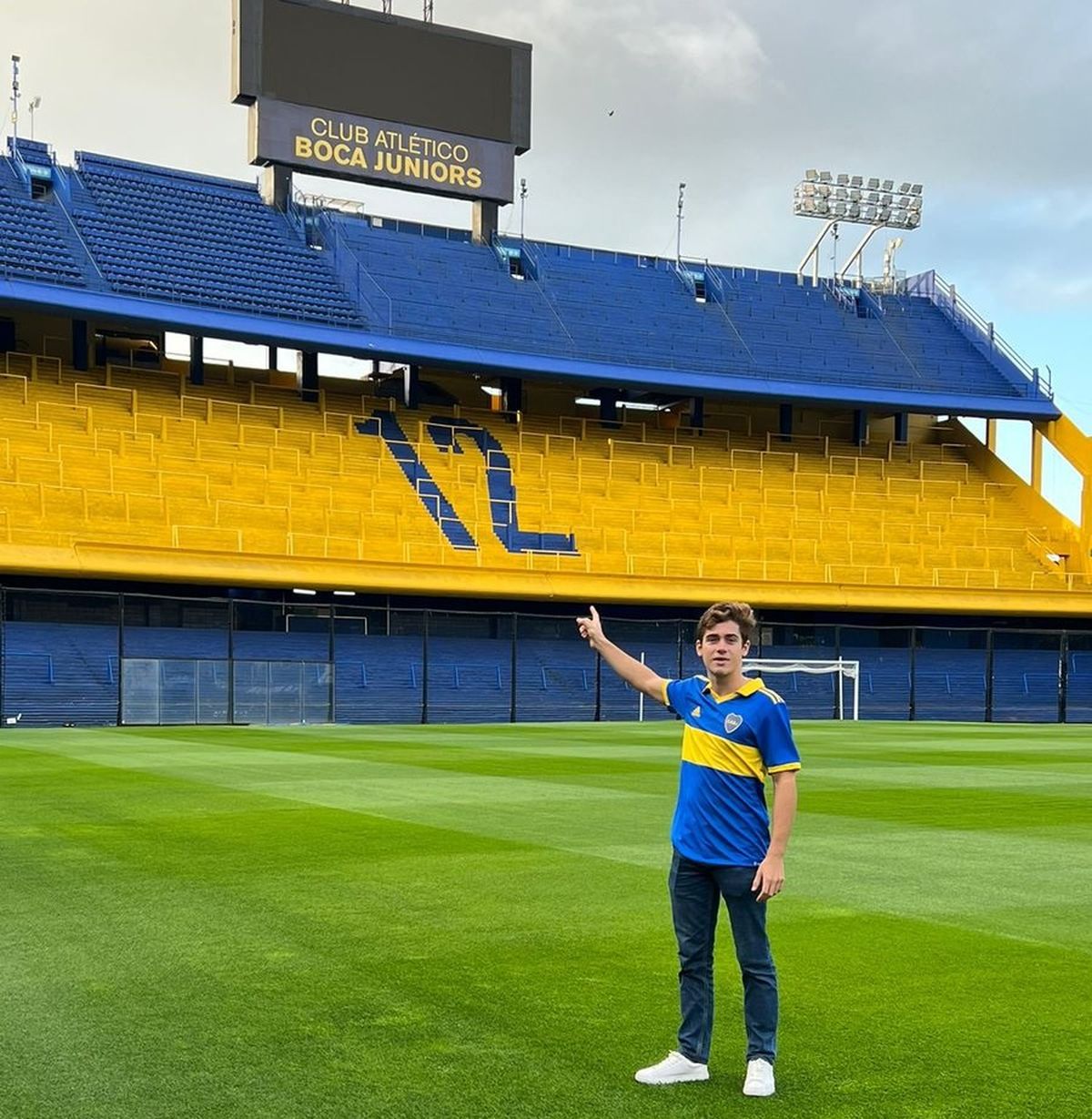 Franco Colapinto quiere llevar a una estrella de la Fórmula 1 a La Bombonera