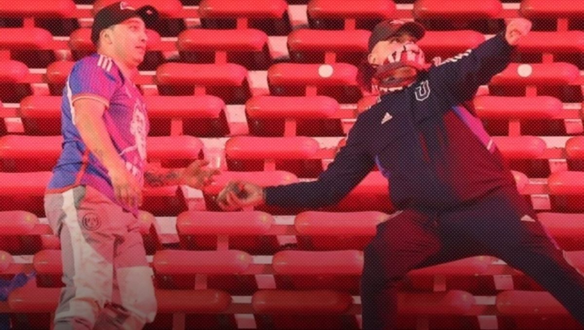 Hinchas de la U. de Chile esperan en Buenos Aires la orden para volver a su país. Tres micros, como ocurrió a la ida, lo harían por Mendoza. Hinchas de la U. de Chile esperan en Buenos Aires la orden para volver a su país. Tres micros, como ocurrió a la ida, lo harían por Mendoza.