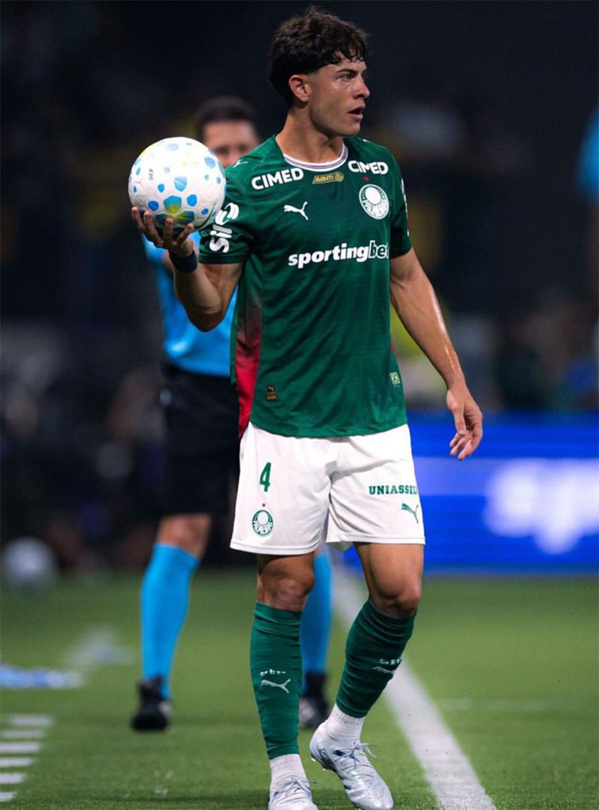 Agust&iacute;n Giay juega en el Palmeiras.