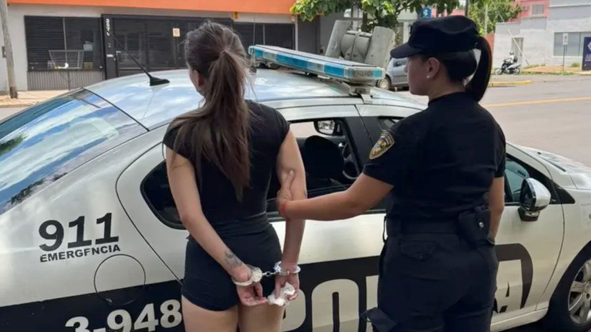 Mujer policía sacó su arma reglamentaria y atacó a su pareja a los tiros