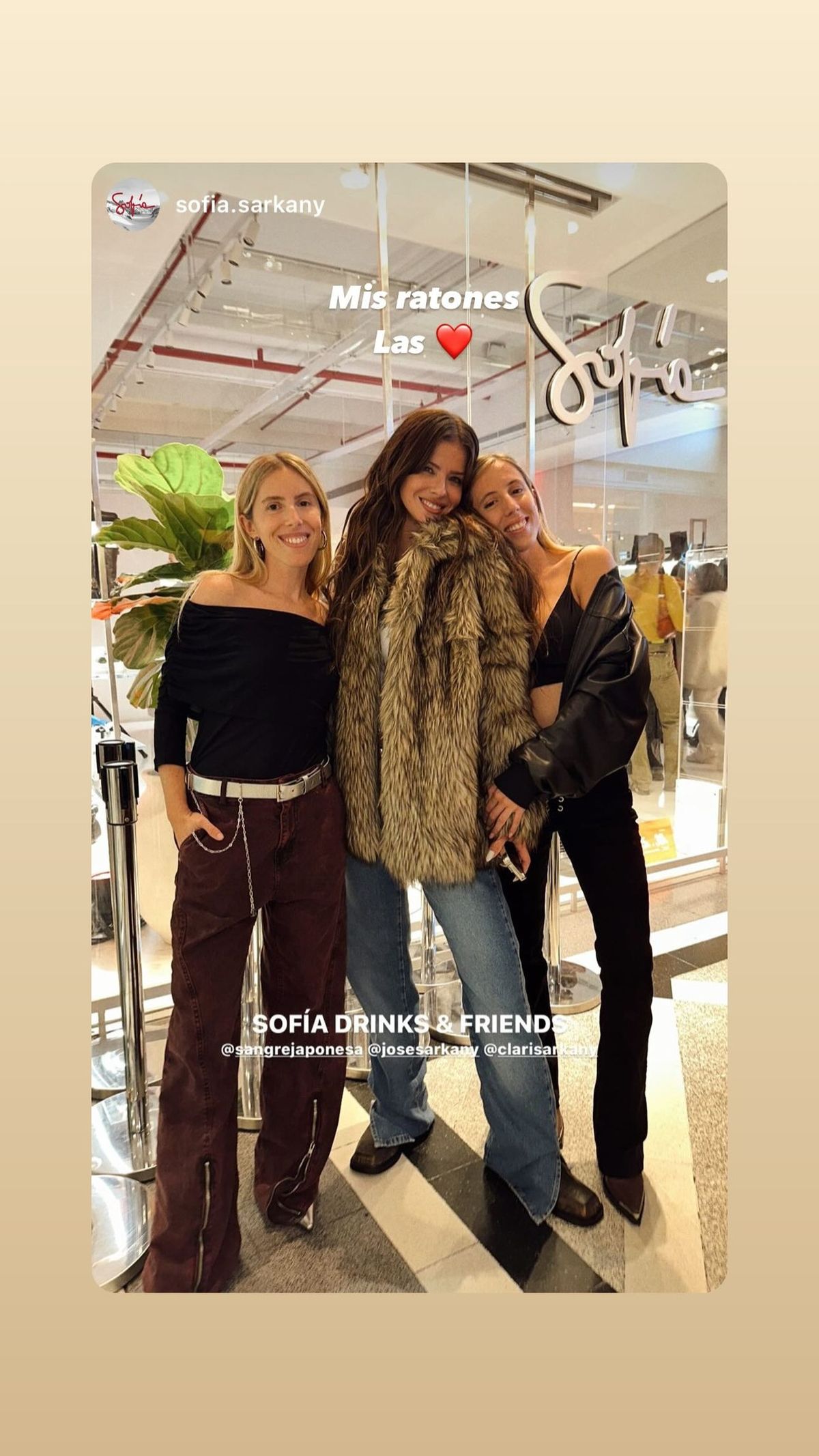 La China Suárez confirma que es la reina del mob wife furor y paraliza el estilo del otoño. La China Suárez confirma que es la reina del mob wife furor y paraliza el estilo del otoño.