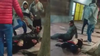 Video: la brutal paliza a dos chicos a la salida de un boliche en Mendoza