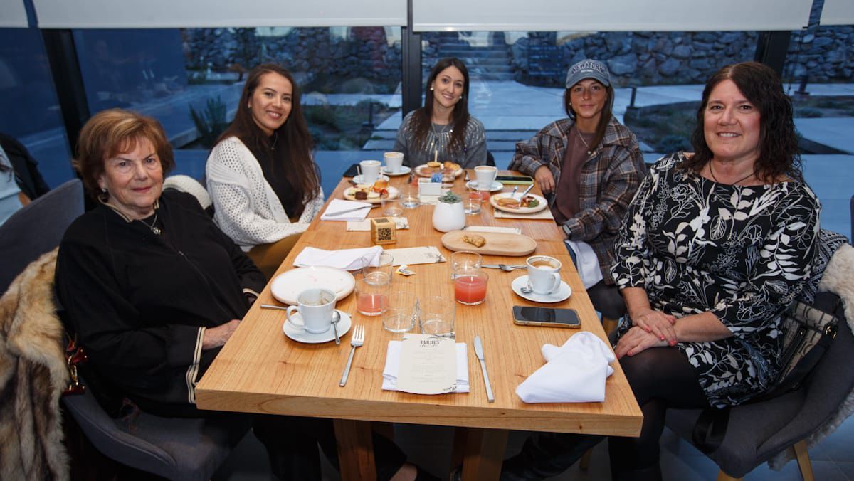 Alicia Groisman, Leticia Grigor, Yemina Abraham, Huilen Iriat y Karina Klimberg. Foto: Nicolás Ríos 
