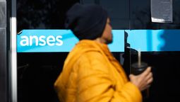 No será del 4,6%: de cuánto será el aumento real de ANSES en agosto a jubilados y planes sociales
