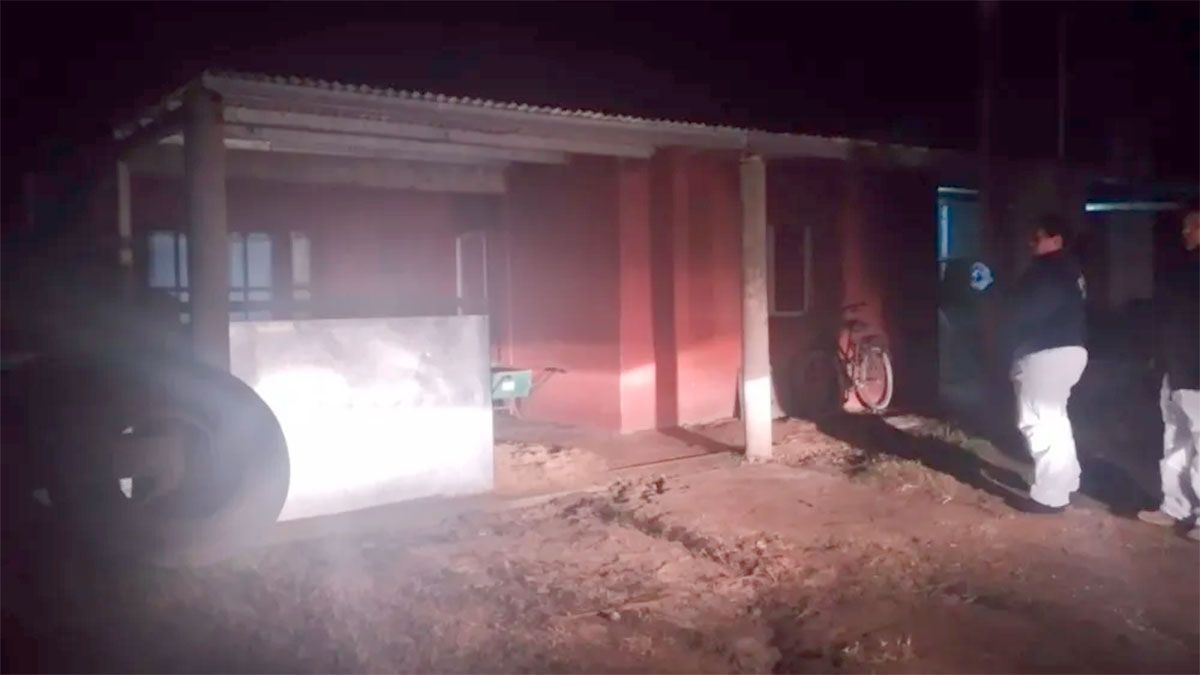 Una mujer de 30 años fue asesinada y por el femicidio quedó detenido su esposo.