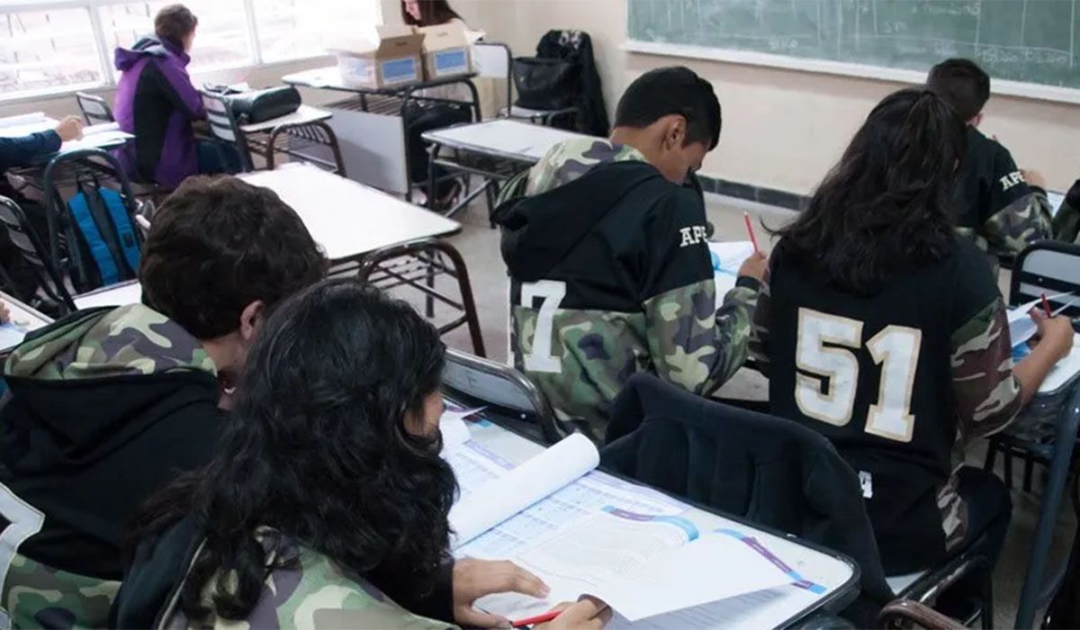 La DGE eliminó los cuatrimestres en el Nivel Secundario.
