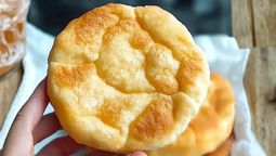 El pan nube en sartén es una receta ideal para incluir en la dieta: no lleva harina.