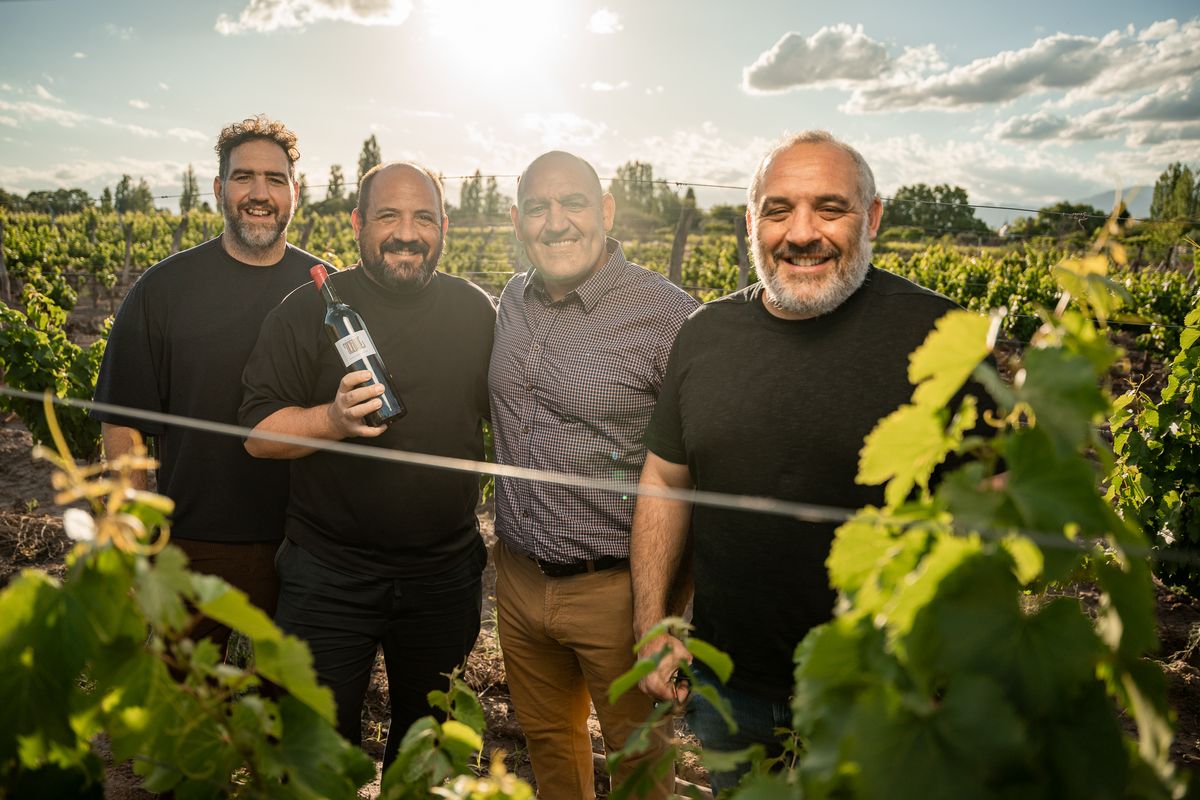 Roncero y los hermanos Ledesma con Nicolás Bruno, de Dante Robino