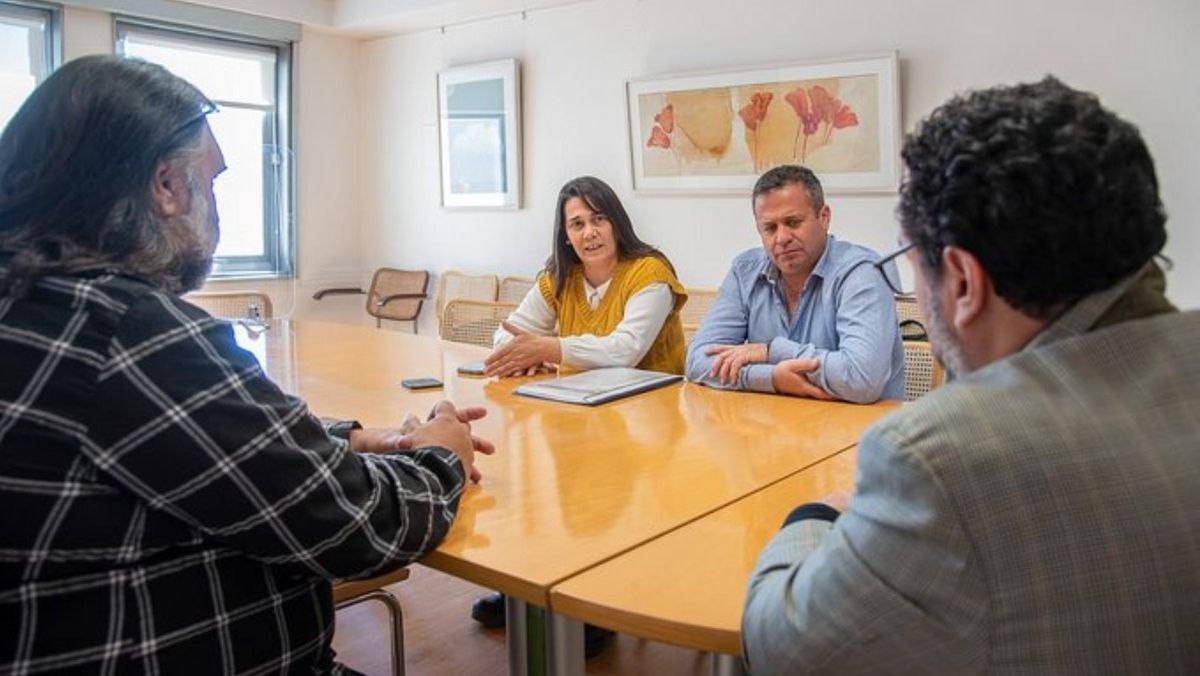 Los referentes del SUTE Carina Sedano y Gustavo Correa también recurrieron a la Organización Mundial del Trabajo para quejarse por los descuentos que aplicó el gobierno provincial.