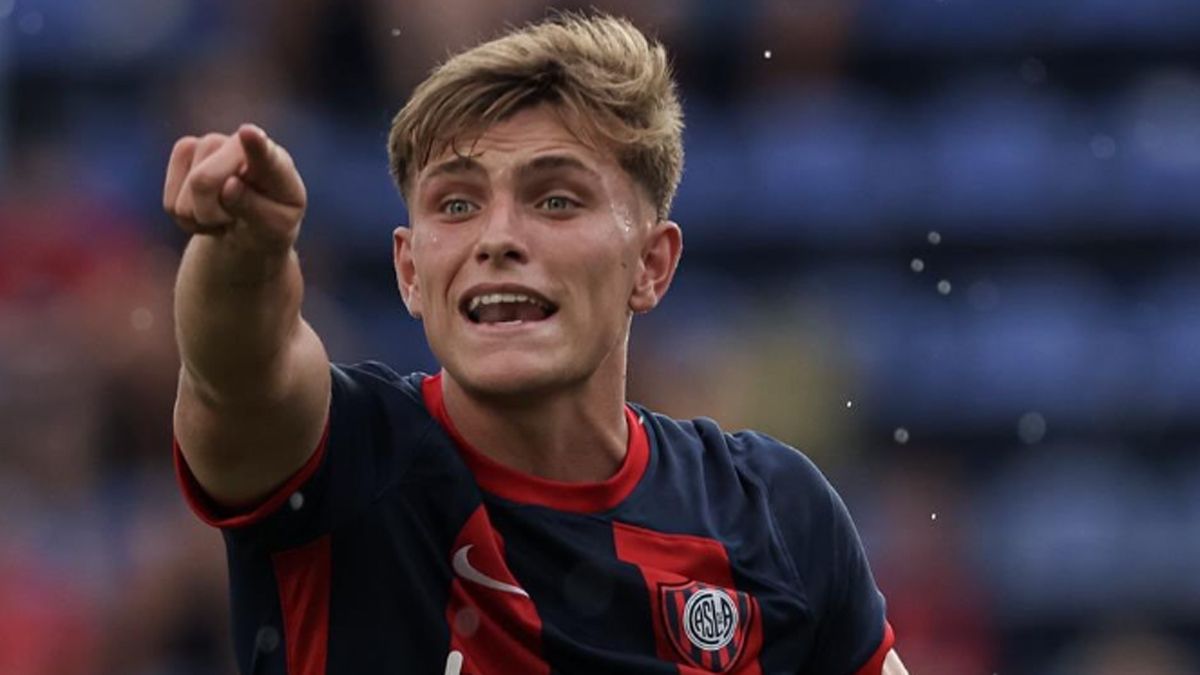 Perruzzi es hijo y hermano de futbolistas.