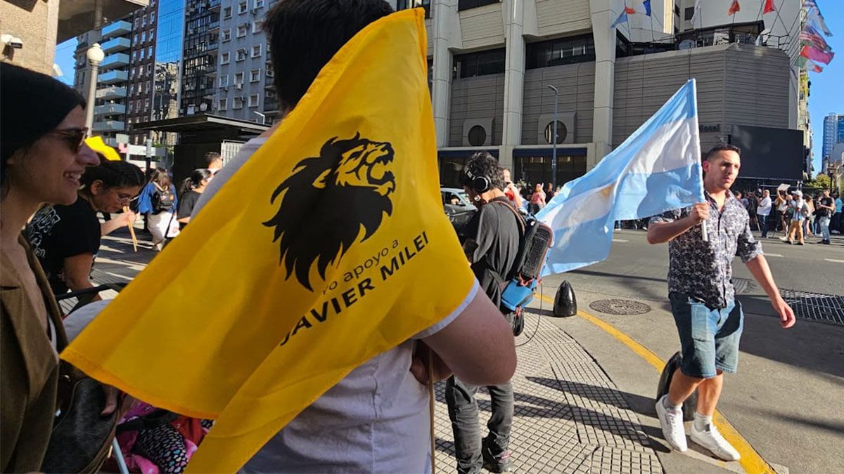 Tras las primeras mesas testigo, Javier Milei suma expectativa.