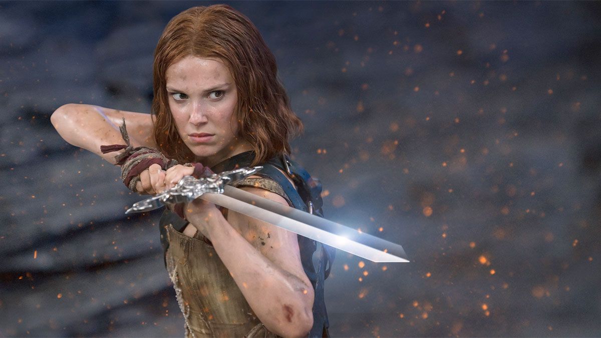 La actriz Millie Bobby Brown interpreta a la princesa Elodie en la película de Netflix.